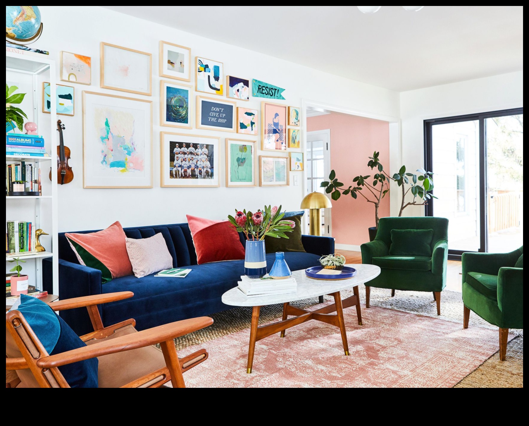 Papildus krāsošanai: alternatīvi veidi, kā pievienot krāsu jūsu mājas interjeram