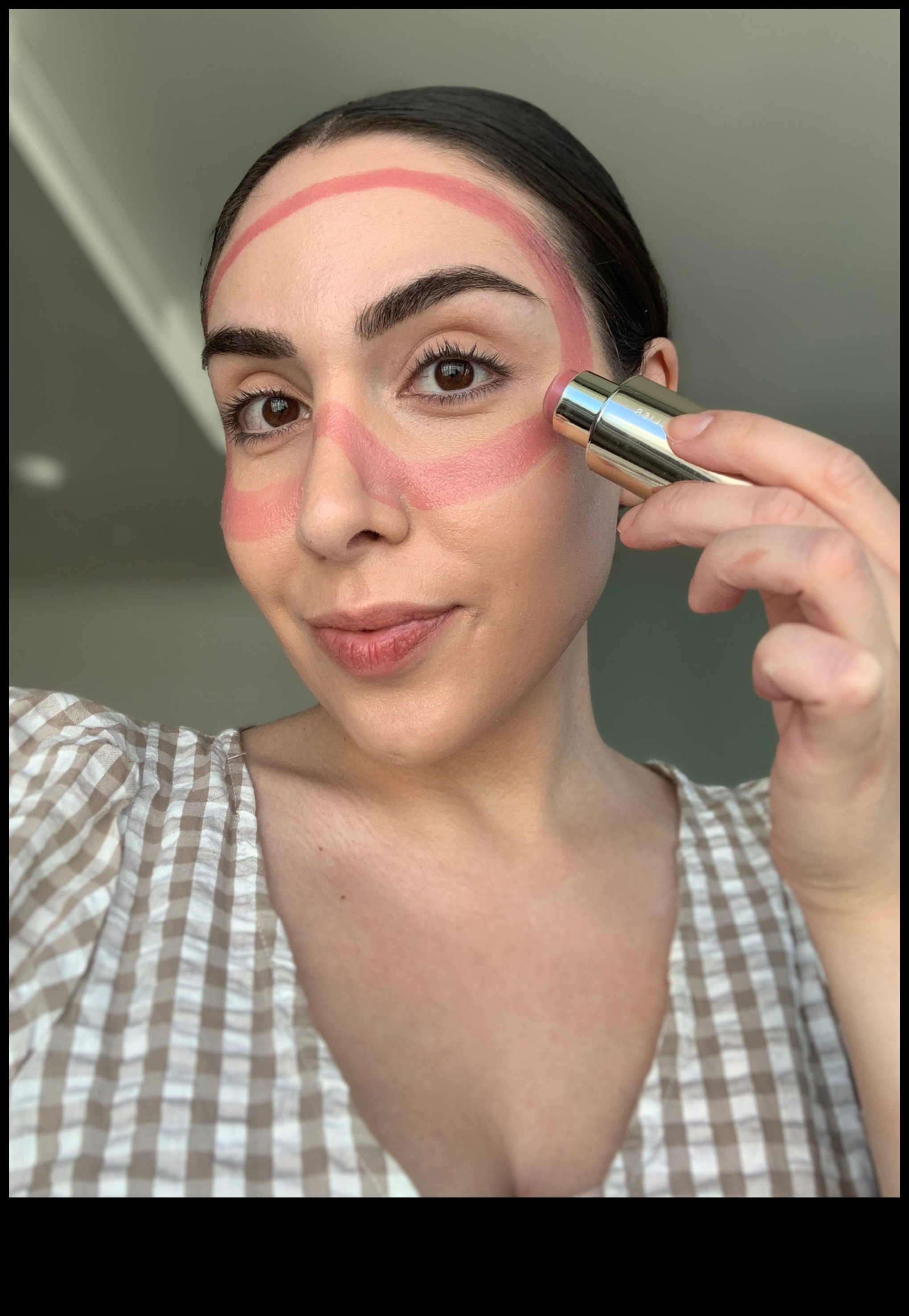 Bronzers un fotogrāfija: padomi, kā iemūžināt saulē skūpstīto izskatu satriecošā detaļā