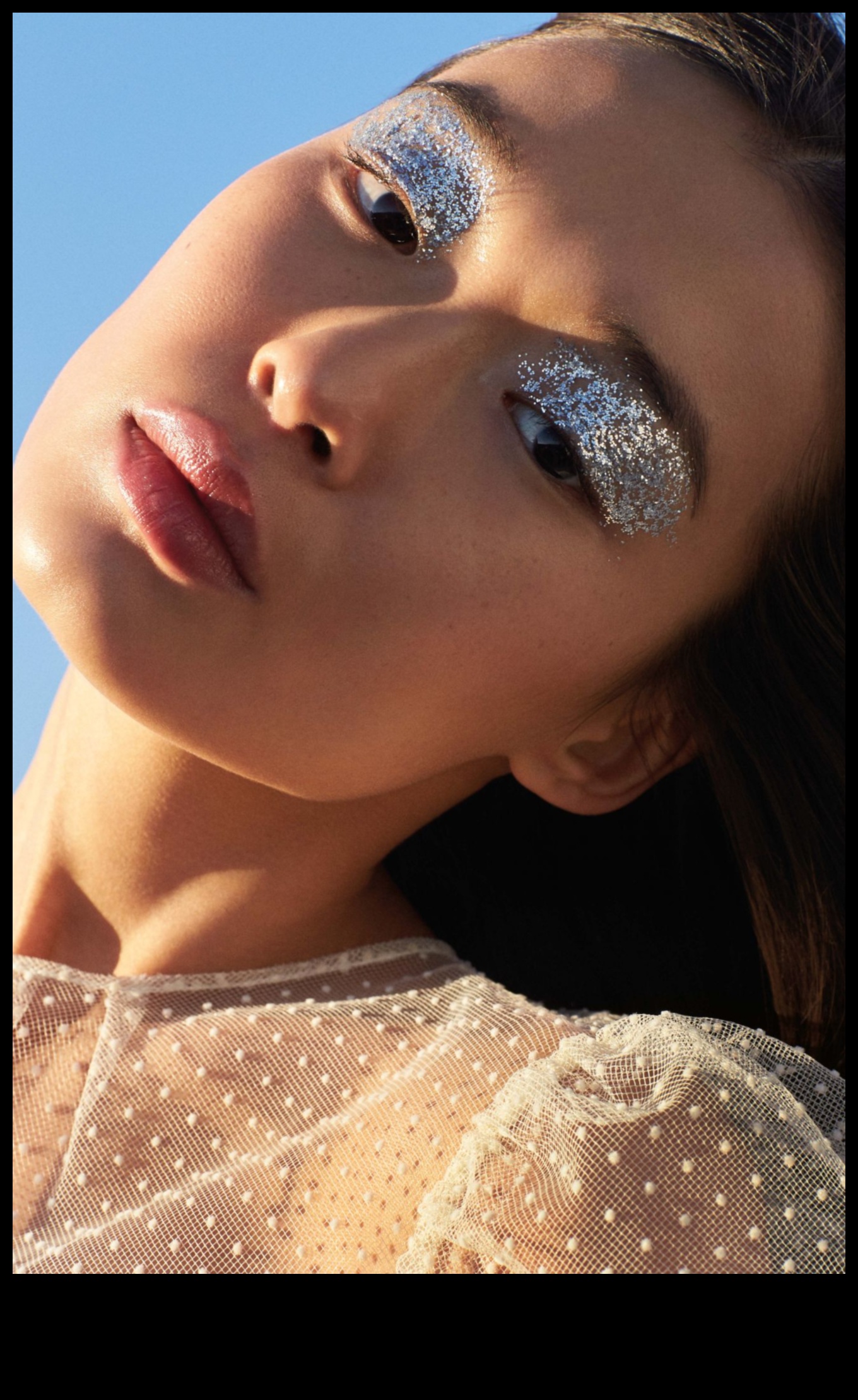 Drosmīgs un skaists: Glam grima tehnikas spēka atraisīšana