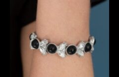 Bagātīgā oāze: iegremdējieties mūsu Oasis aproču ekstravagancē