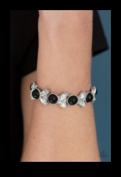 Bagātīgā oāze: iegremdējieties mūsu Oasis aproču ekstravagancē