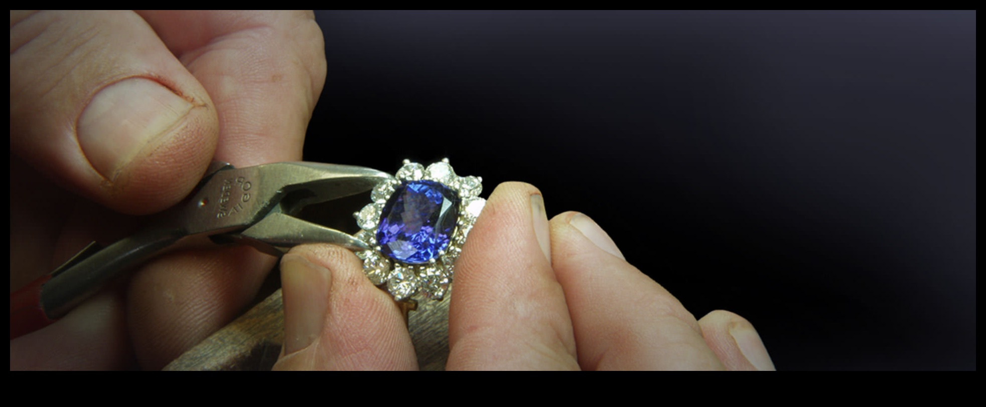 Meistarīga restaurācija: izcila pieredze juvelierizstrādājumu remontā