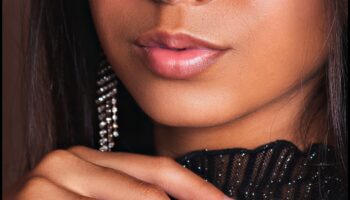 Skulptūras pilnība: konturēšanas māksla Glam grimā